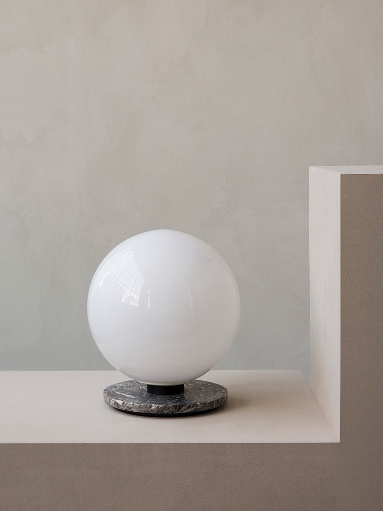 TR Bulb, Table/Wall Lamp, Grey Marble Base, Shiny DtW Bulb