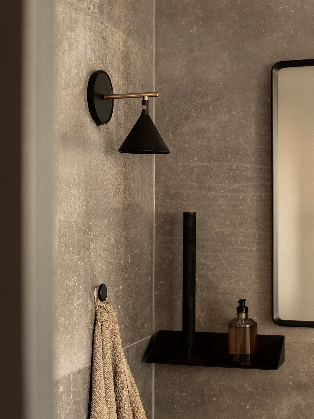 Cast Sconce Wall Lamp