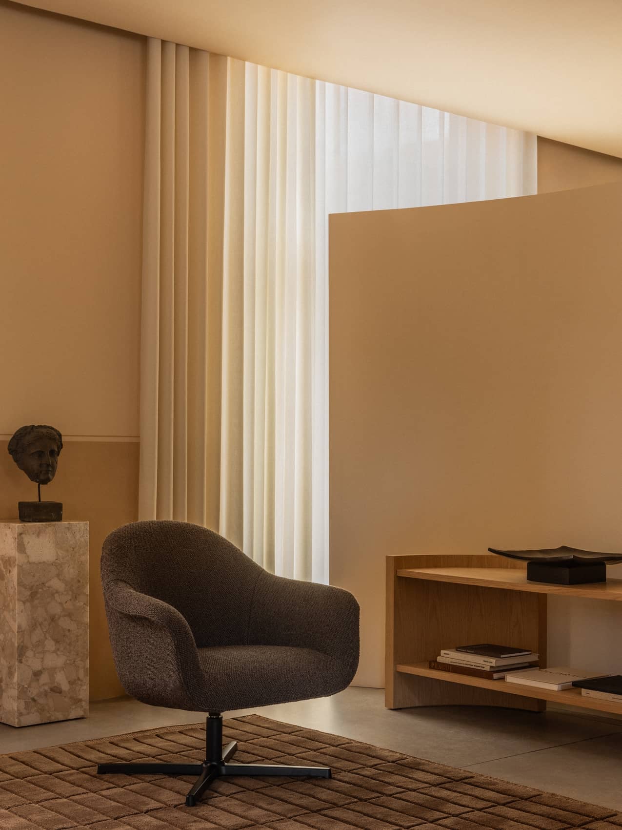 Harbour Lounge Chair, Star Base