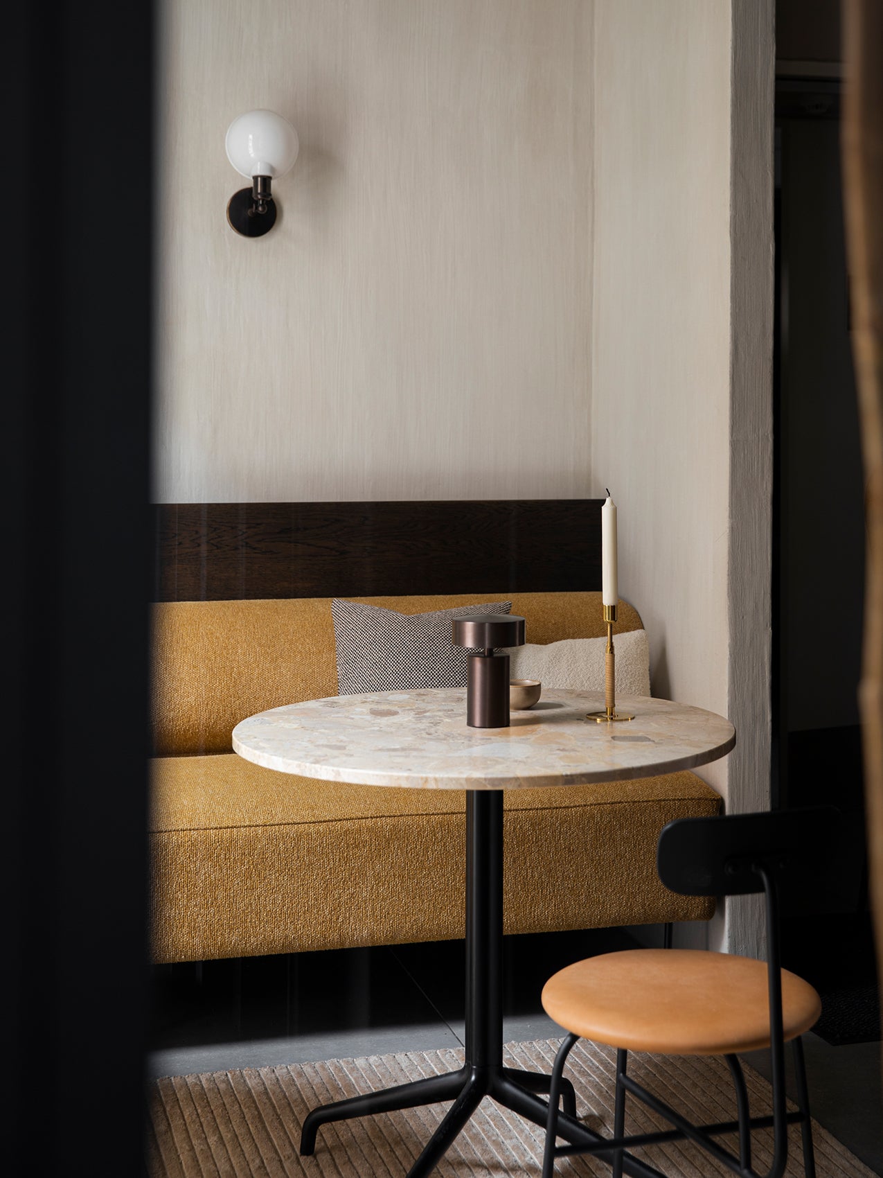 Menu column lamp top