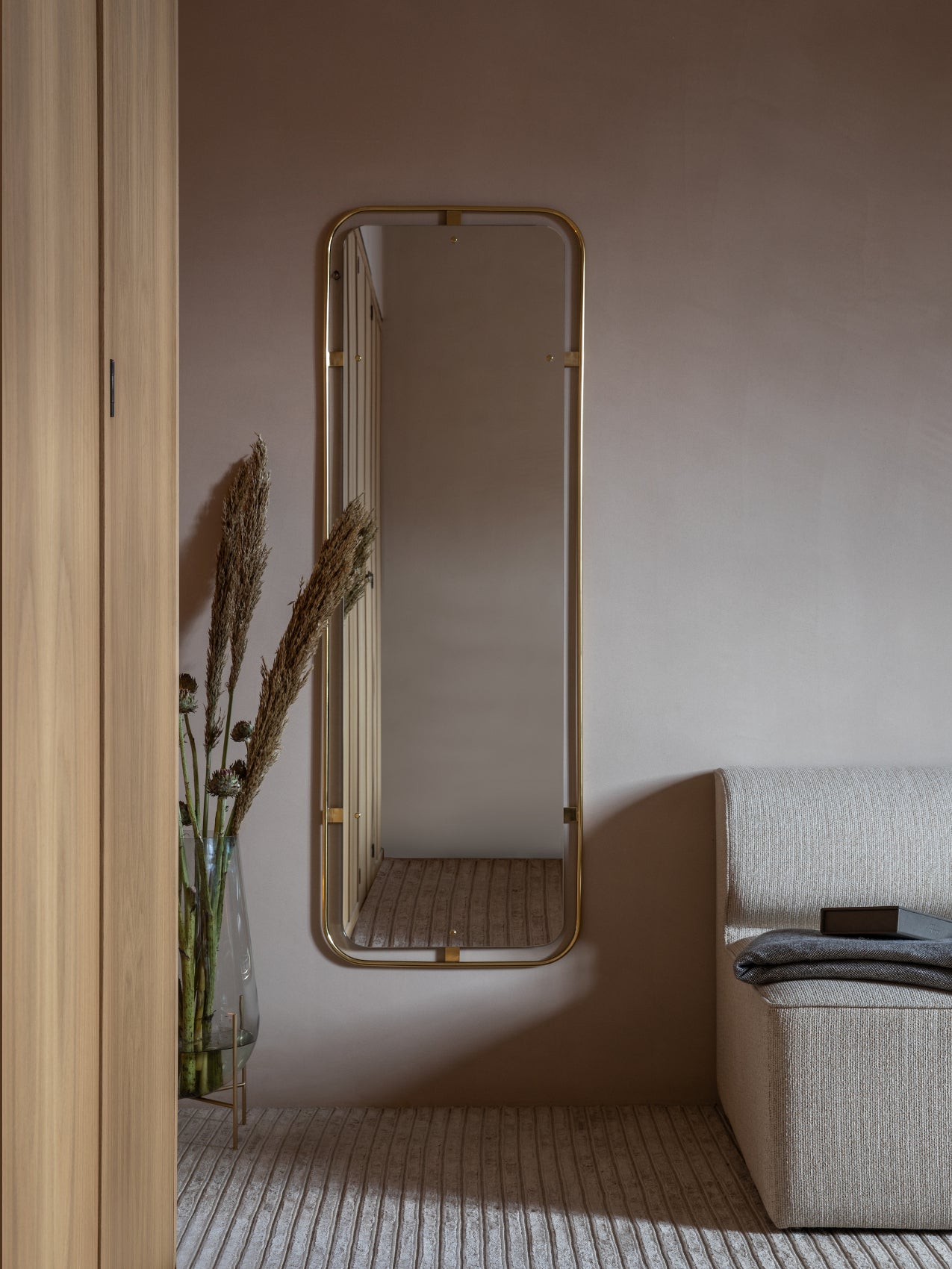 Echasse Vase-Vase-Theresa Rand-menu-minimalist-modern-danish-design-home-decor